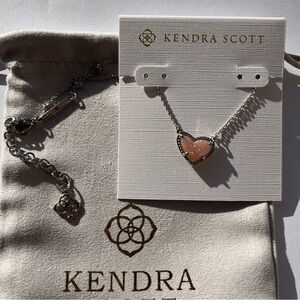 ✨New Kendra Scott Ari Heart Silver Necklace in Pink Drusy💝